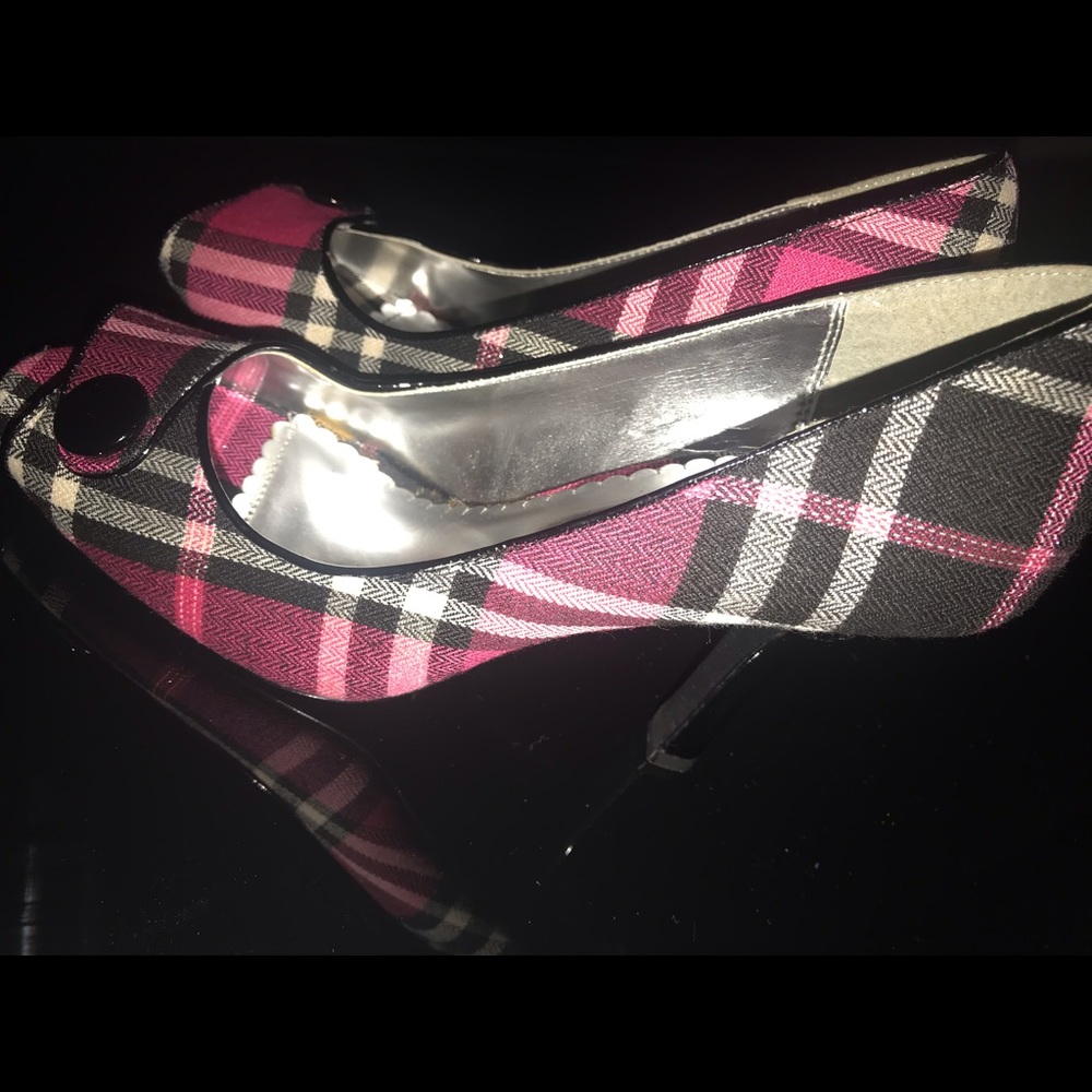 Heels - Picture 4 of 6